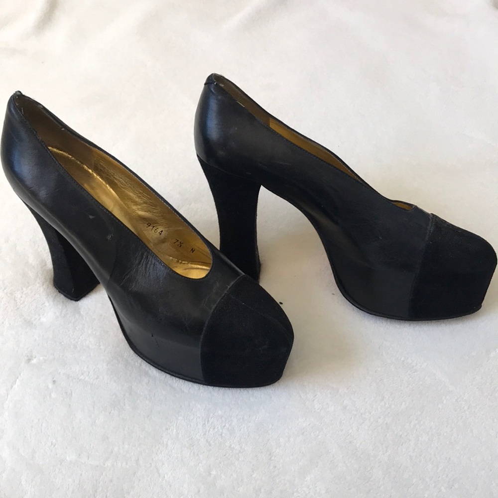 Pura Lopez shoe